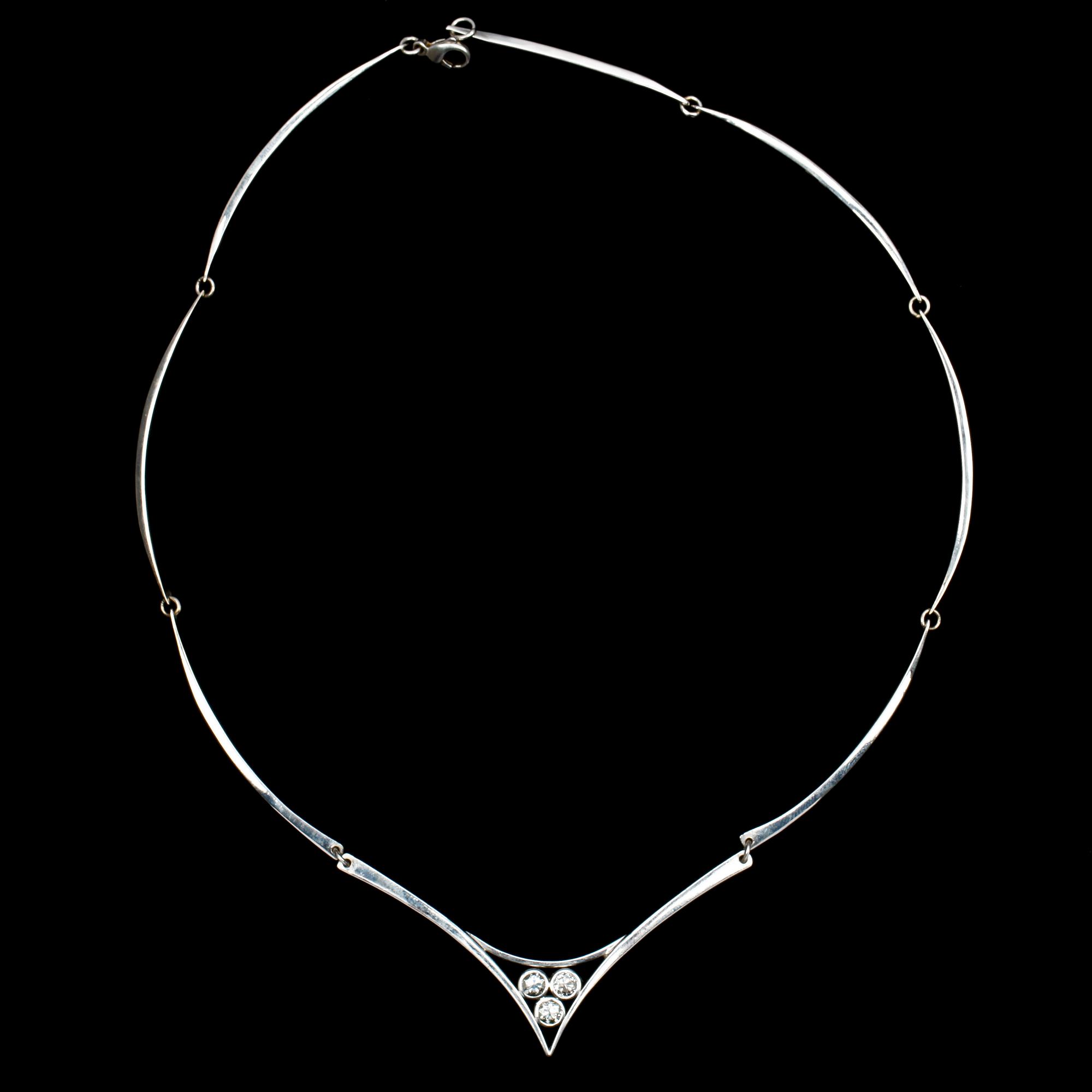 NECKLACE, three old cut diamonds, tot. app. 1.20 ct. Lantz, 1994.