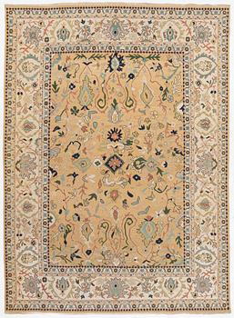 An Indian flat weave carpet of 'Shah Abbas' design, c. 402 x 289 cm.