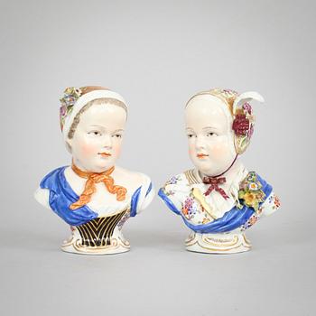 FIGURINER, ett par, porslin, efter Meissen, Madame Wolfsson omkring 1900.