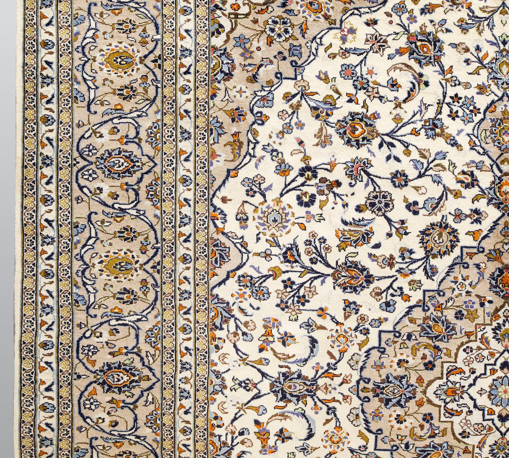 A Keshan carpet, approx. 390 x 295 cm.