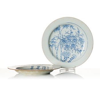A pair of large chargers, Qing dynasty, first half of the 18th Century.
