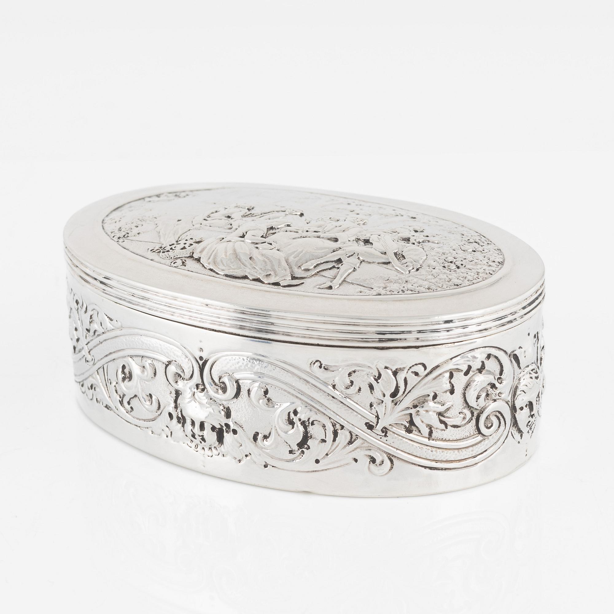 An English Silver Box, mark of Solomon Hougham, London 1799.