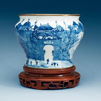 A blue and white flower pot, late Qing dynasty.