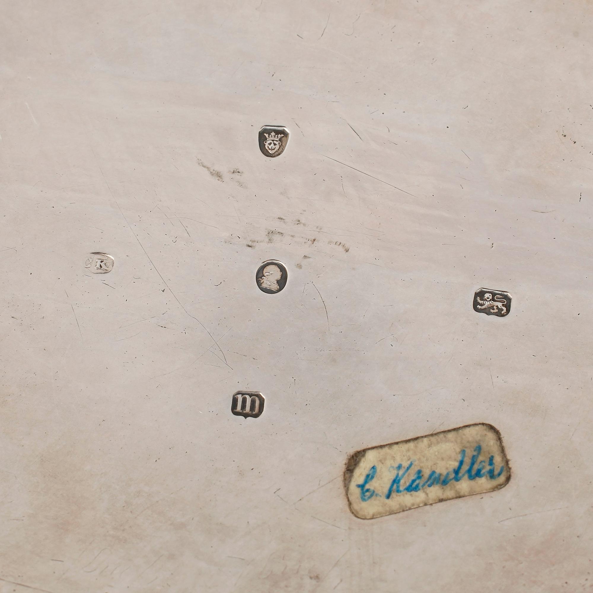 TEKANNA, silver, London 1787. Vikt tot ca 513 gram.