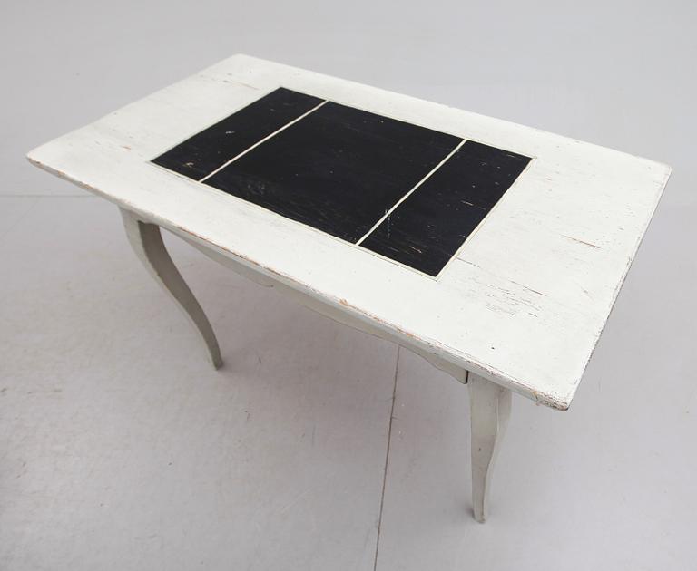 SKRIVBORD, rokokostil, 1800-talets första hälft.