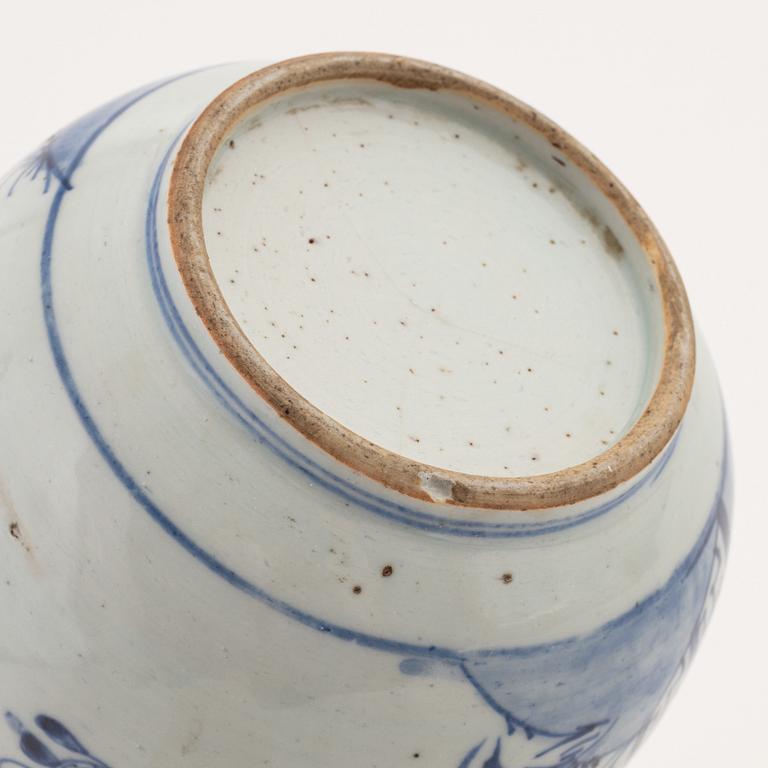 Terrinfat samt vas, kompaniporslin. Kina, Qingdynastin, Qianlong (1736-95).