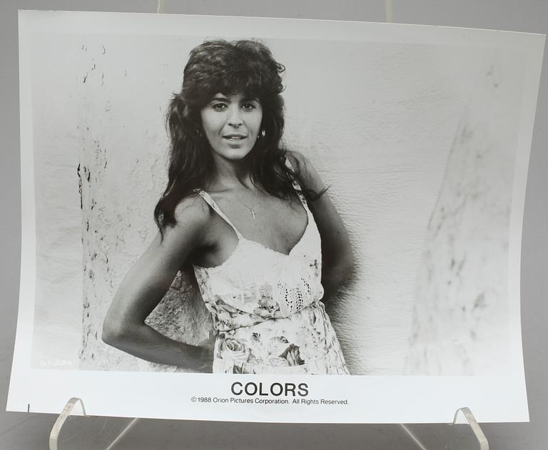 FILMMEMORABILIA, promotionfotografier, ca 100 st, från tolv filmer, vissa dubletter bl a "The in crowd", 1987.