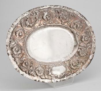 PRESENTERFAT, silver, barockstil, A. Nilsson, Lund 1918. Vikt ca 600 gram.