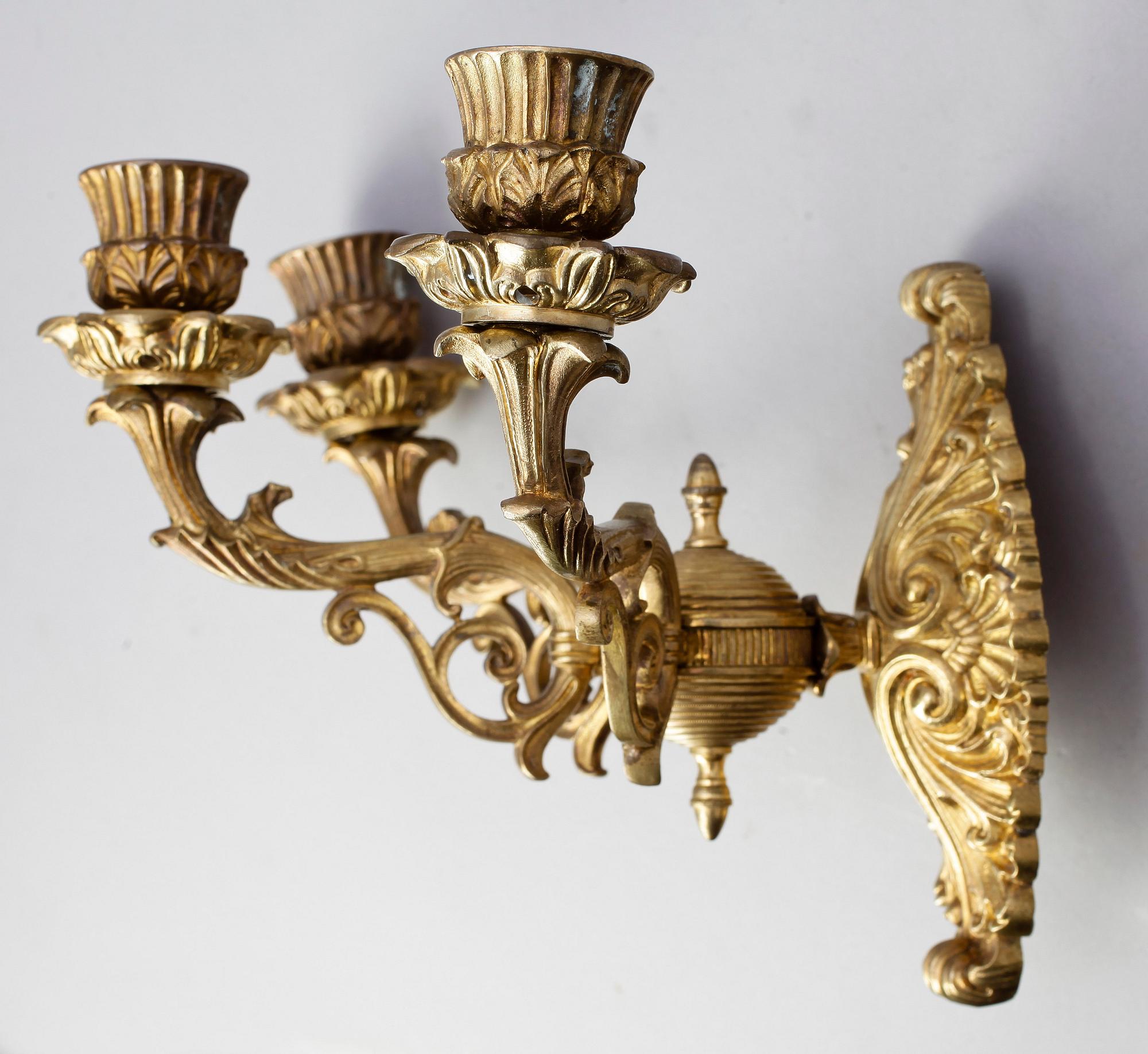 VÄGGAPPLIQUER, ett par, förgylld mässing, 1800-talets andra hälft.