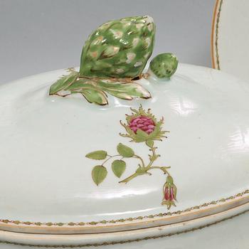 An export porcelain famille rose part dinner service, Qing dynasty, Jiaqing (1796-1820).