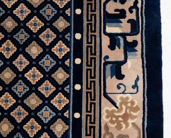 Carpet China, approx. 290 x 190 cm.