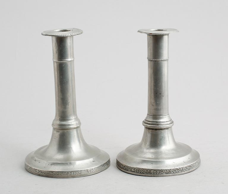 LJUSSTAKAR, 2 st, snarlika, tenn, Adolph Helledaij, Jönköping 1796/1799.