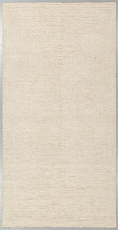 A CARPET, "Maze", loomed i relief, ca 317 x 160 cm.
