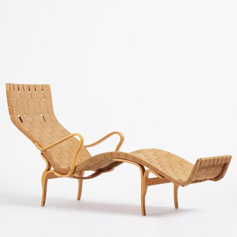 Bruno Mathsson, a "Pernilla 3" lounge chair, Firma Karl Mathsson, Värnamo, 1940s.