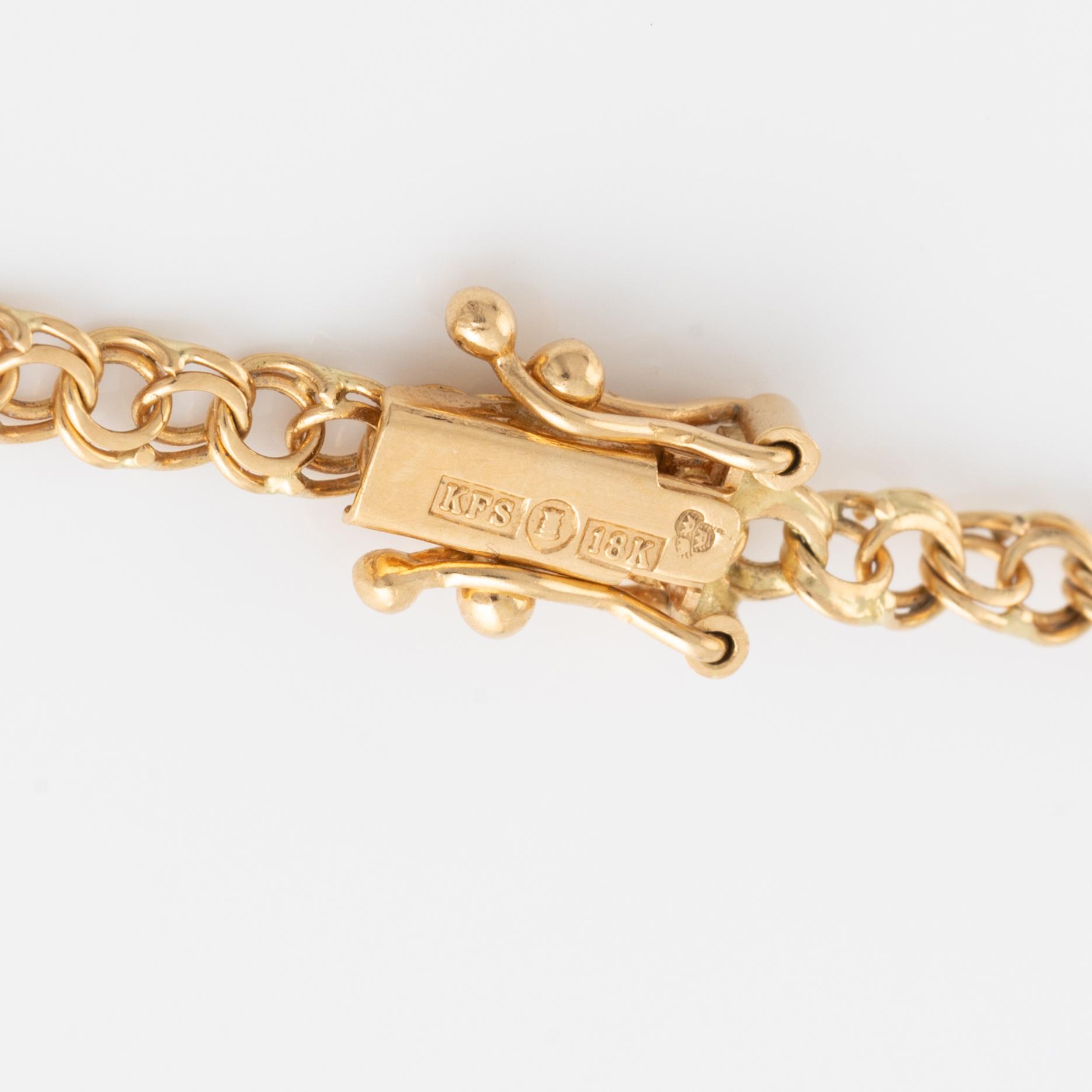 18K gold necklace.