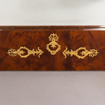 Peili ja konsolipöytä, 1800-luvun loppupuoli.