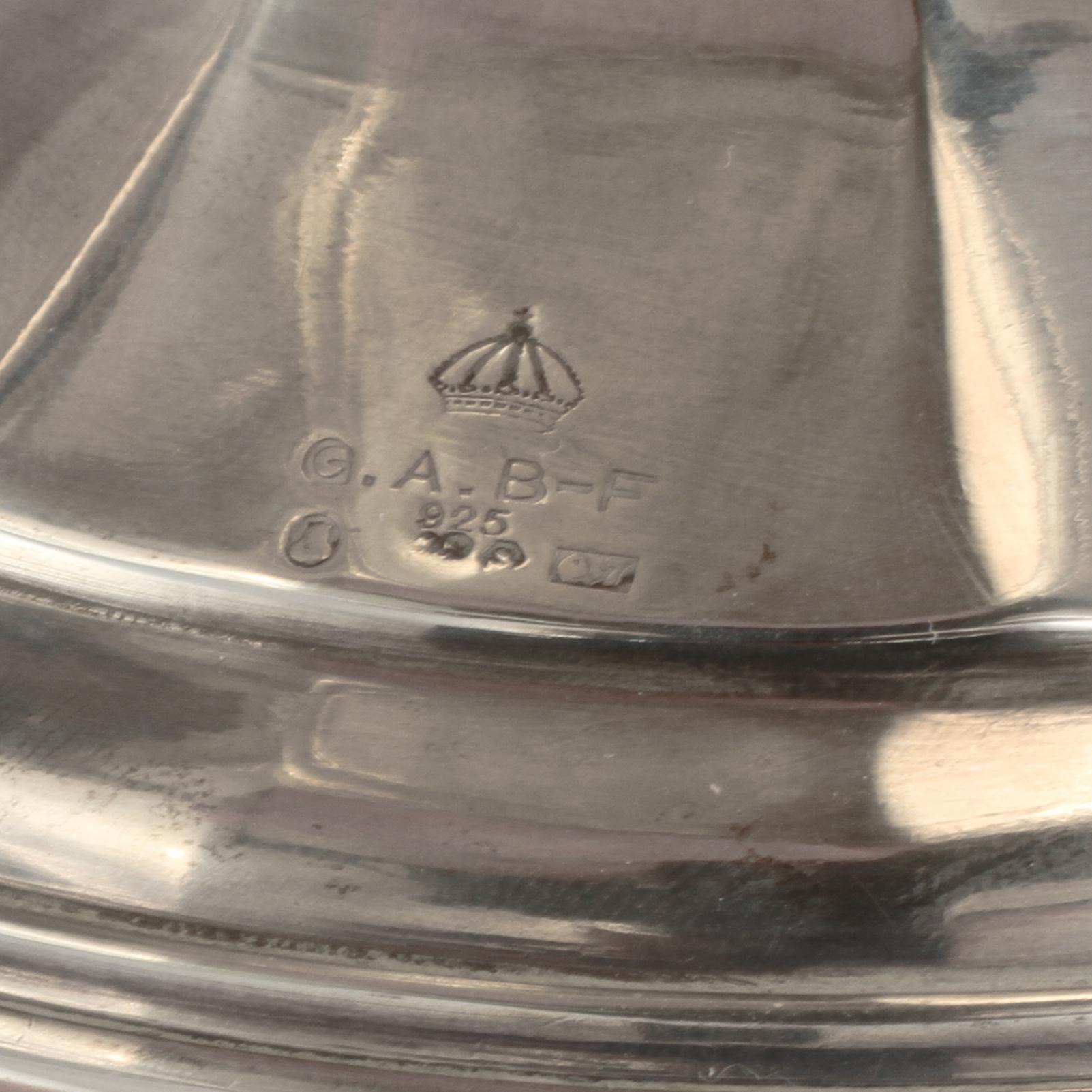 FAT och SKÅL, silver, GAB, Stockholm 1918 och C G Hallberg, Stockholm 1927. Total vikt 670 g.