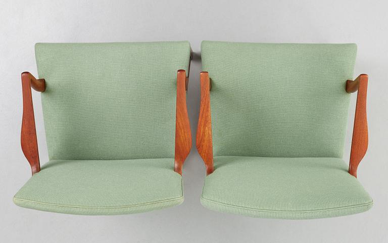 HANS J WEGNER, a pair of model "A422" chairs for Plan Møbler, Denmark 1940's.