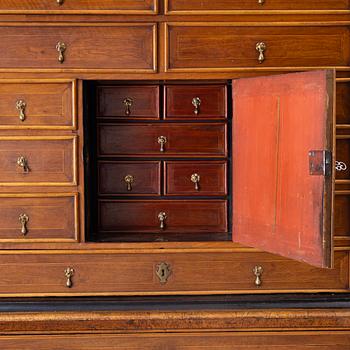 Cabinet, first half of  18th century.