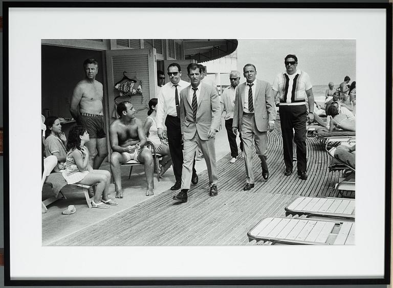 Terry O'Neill, "Frank Sinatra, Miami Beach, 1968".