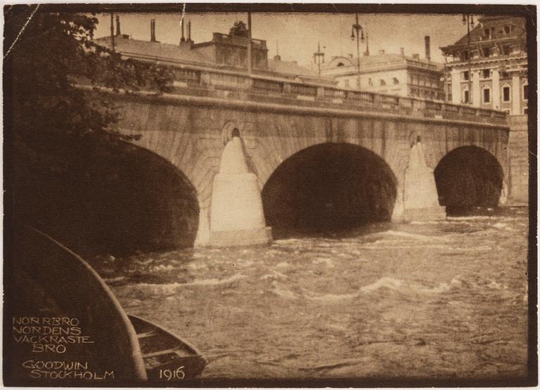 HENRY B. GOODWIN, två fotogravyrer ur boken Vårt vackra Stockholm signerad i negativet.