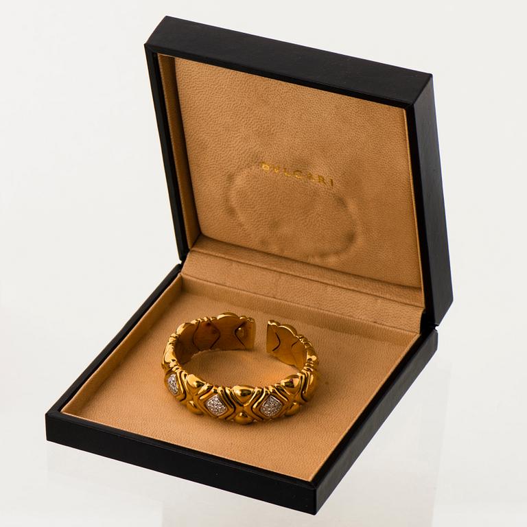 ARMRING, Bulgari, briljantslipade diamanter, 18K guld.