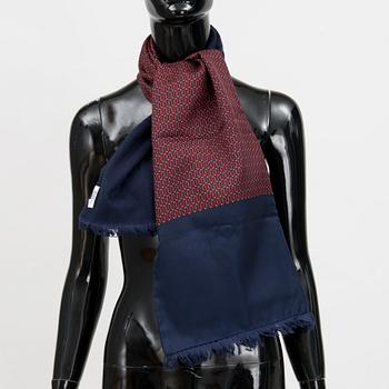 A Hermès Men's Scarf in silk and wool/cashmere.