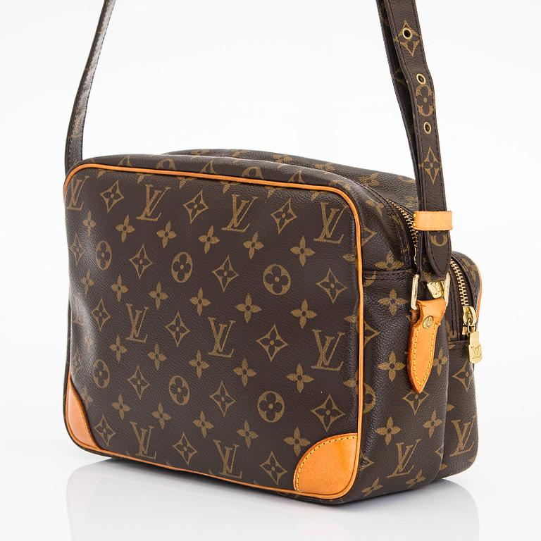 Louis Vuitton, a Monogram Canvas 'Nil 28' shoulder bag.