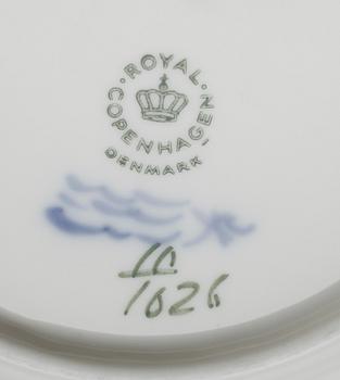 SERVISPORSLIN, 16 delar, porslin, "Blå blomst",  Royal Copenhagen.