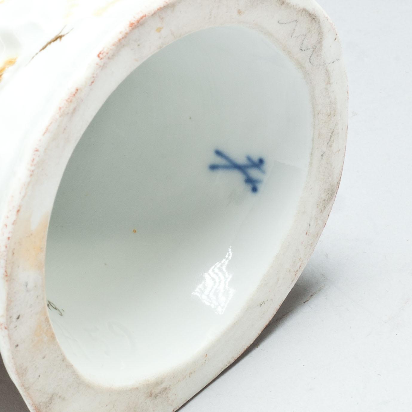 UPPSATSSKÅL, porslin, Meissen. Omkring år 1900.