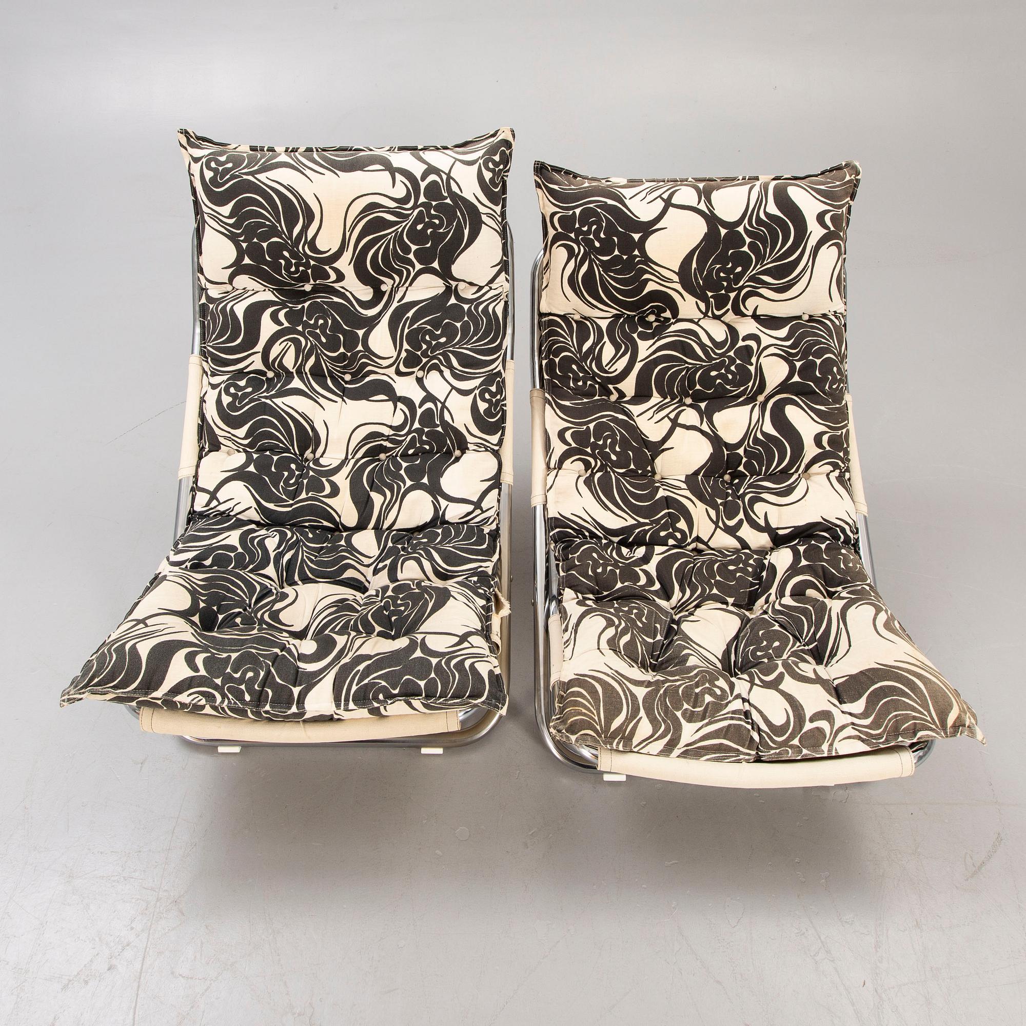 Armchairs, a pair, "Viggen", Värnamo Sängkläder AB, 1970s.