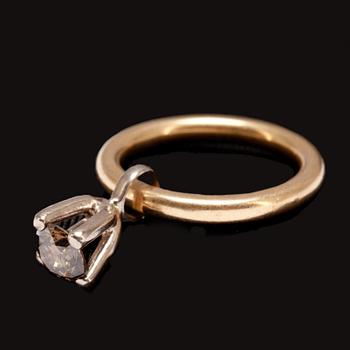 RING, 18k med diamant ca 1.00ct. Design Pia Artling för  Sandberg. Vikt ca 8g.