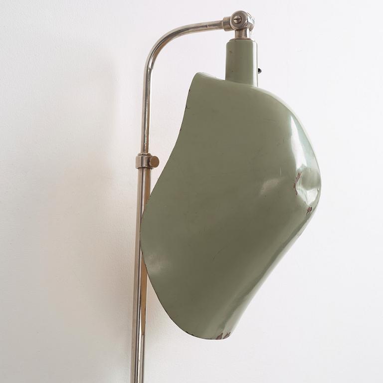 Gunnar Asplund, a wall lamp, "Typ 16". Provenance: The City Hall of Gothenburg, 1936. Probably executed by Arvid Böhlmarks Lampfabrik.