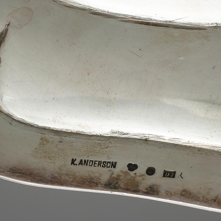 TALLRIKAR, 2 st, silver, GA Dahlgren resp K. Anderson, 1925 resp 1906. Vikt tot ca 889 gram.