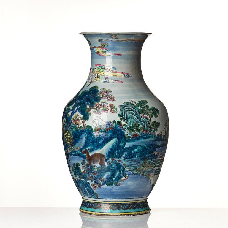 A large famille rose vase, Qing dynasty, circa 1800.