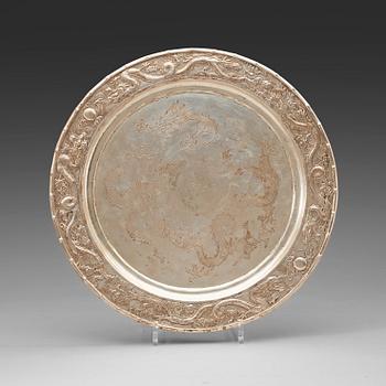1349. A silver tray, late Qing Dynasty (Late China Trade), circa 1900. Unidentified maker's marks.