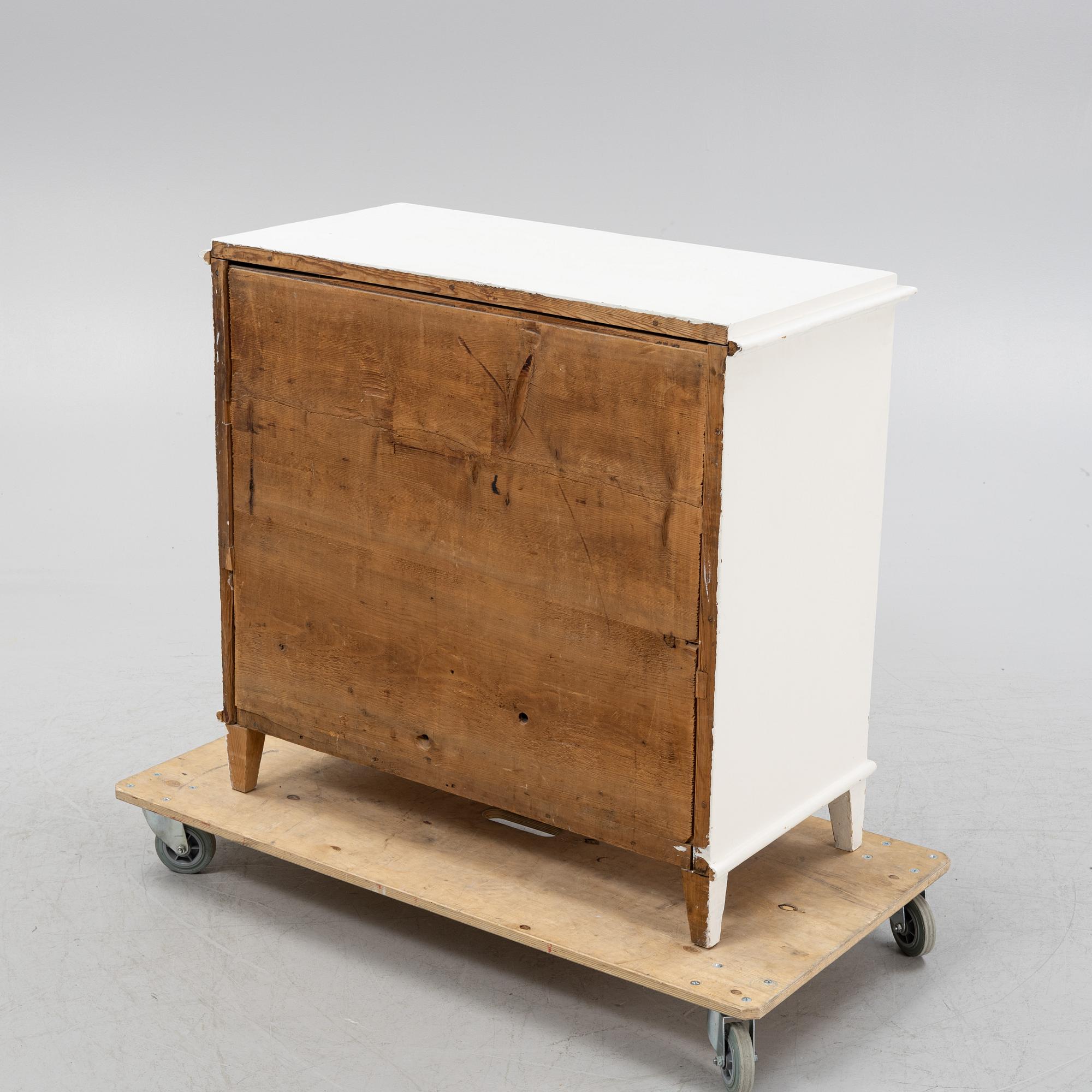 A 19t century chest of drawers.