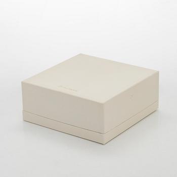 A. Tillander, skål, sterlingsilver och emalj. Helsingfors 2005.