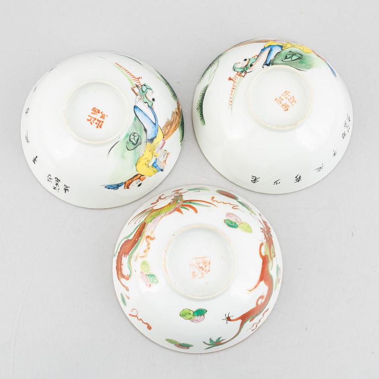 Six pieces of Chinese porcelain, first half and mid 20th century.