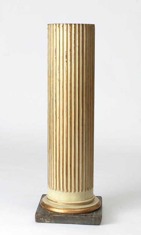 KOLONN, gustaviansk stil.