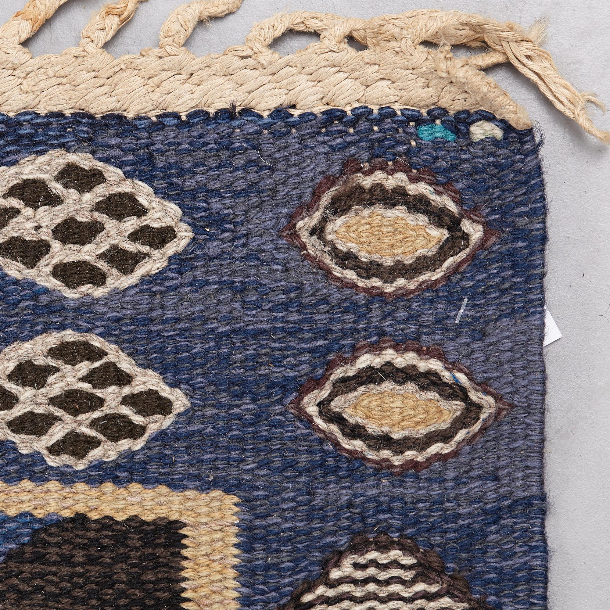 Barbro Nilsson, A CARPET, "Snäckorna", flat weave, ca 278 x 191,5-194 cm, signed AB MMF BN.