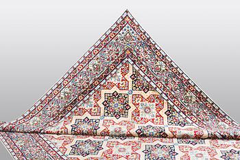 Matto, Kerman, ca 371 x 267 cm.