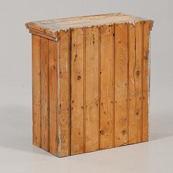 BRÄNNVINSSKÅP, 1800/1900-tal.