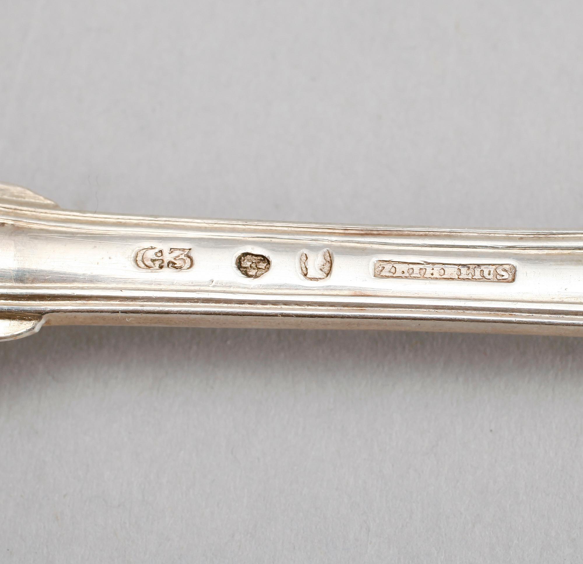 SILVERFÖREMÅL, 6 st, olika åldrar och modeller. Vikt ca 308 g.
