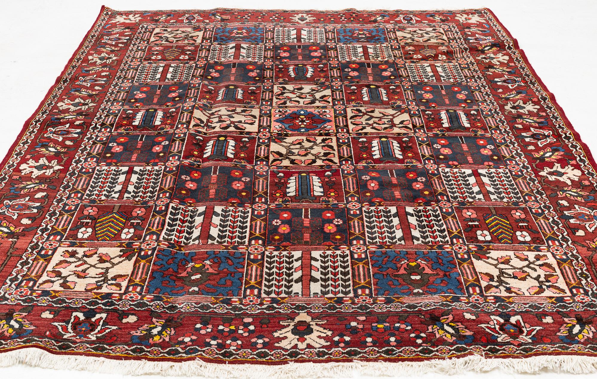Matta, Baktiari, ca 305 x 215 cm.