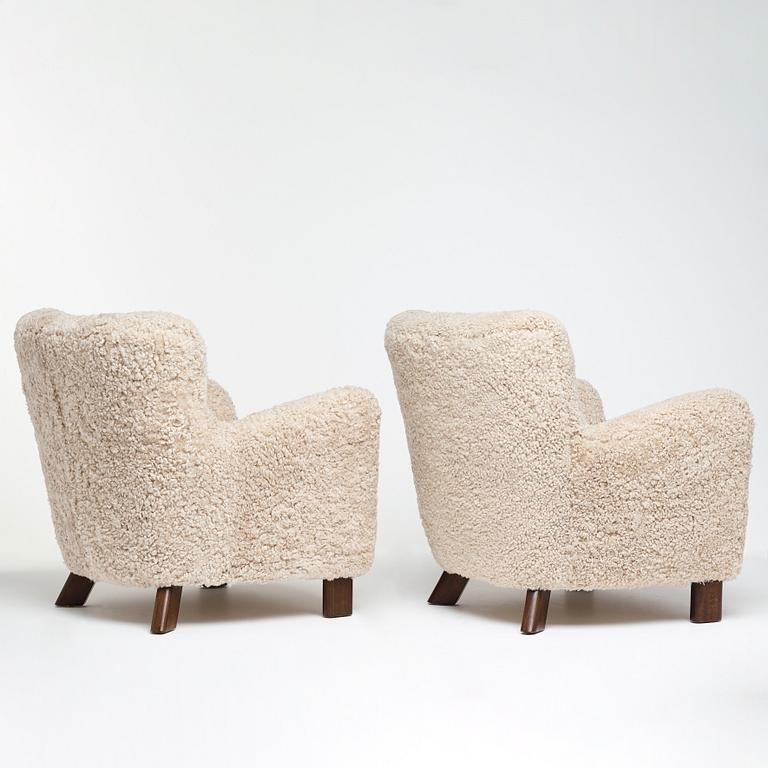 Fritz Hansen, a pair of "1669" easy chairs, Fritz Hansen Denmark 1940´s.