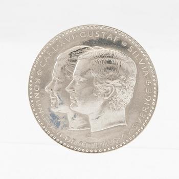 Commemorative medal, Carl XVI Gustaf and Silvia 19 June 1976, platinum.