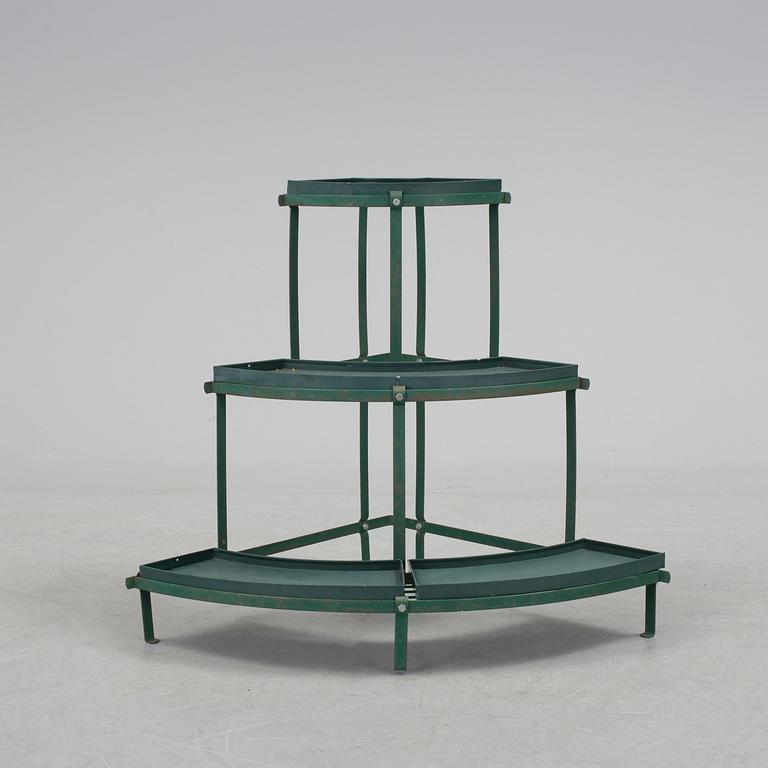 An English Smith and Hawken Plant stand, second half of the 20th century.