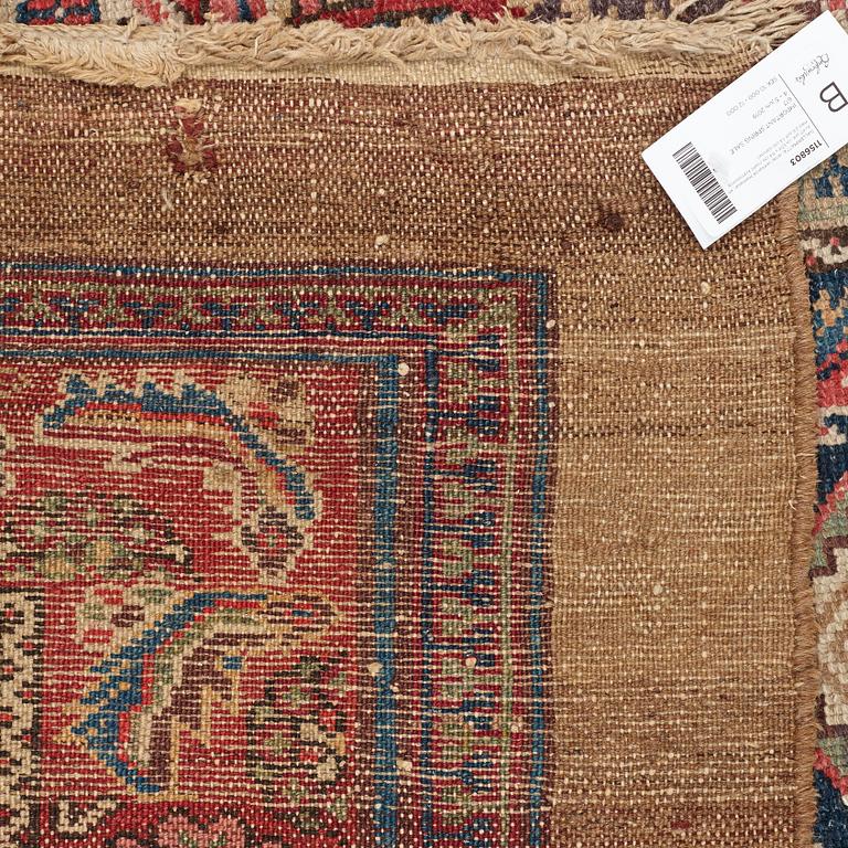 MATTO, an antique/semi-antique Hamadan, one of a pair, ca 534 x 114 cm (as well as 2,5 and 1,5 cm flat weave at.