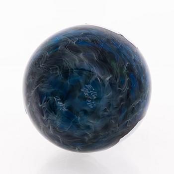 ELLA VARVIO, a glass vase/ sculpture, signed Ella Varvio 2017.